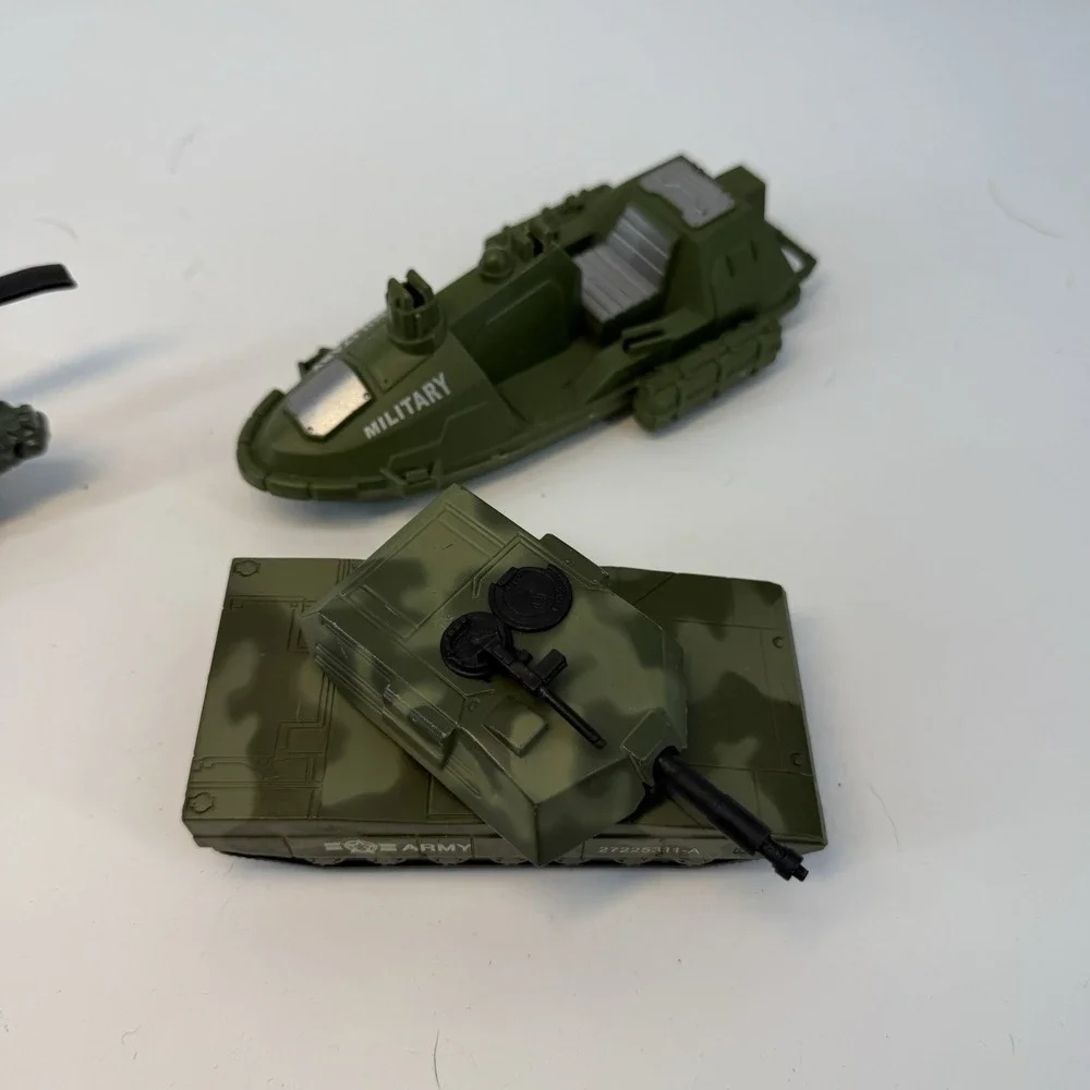 Maisto AH-64 Apache‎ Helicopter Diecast Model 7in United States Army Green Tank